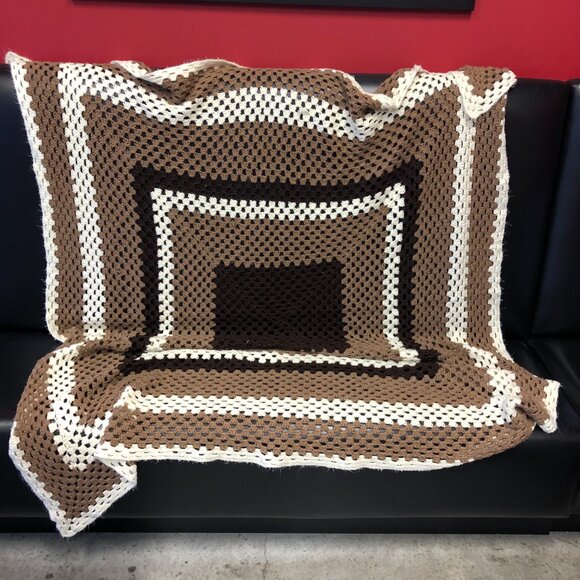 Afghan Blanket Hand Knit Brown White Large Full Size 62" x 62" Vintage MCM HUGE - Picture 5 of 5